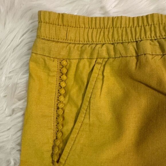 LOFT Linen Blend Running Short with Pom Pom Detailing in Yellow Size M - Picture 6 of 7